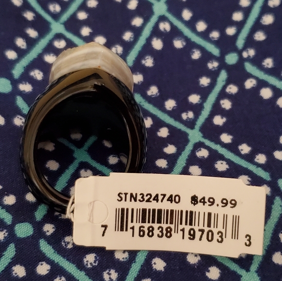 Genuine Black Onyx, White Agate Ring Size 8 - Picture 4 of 4